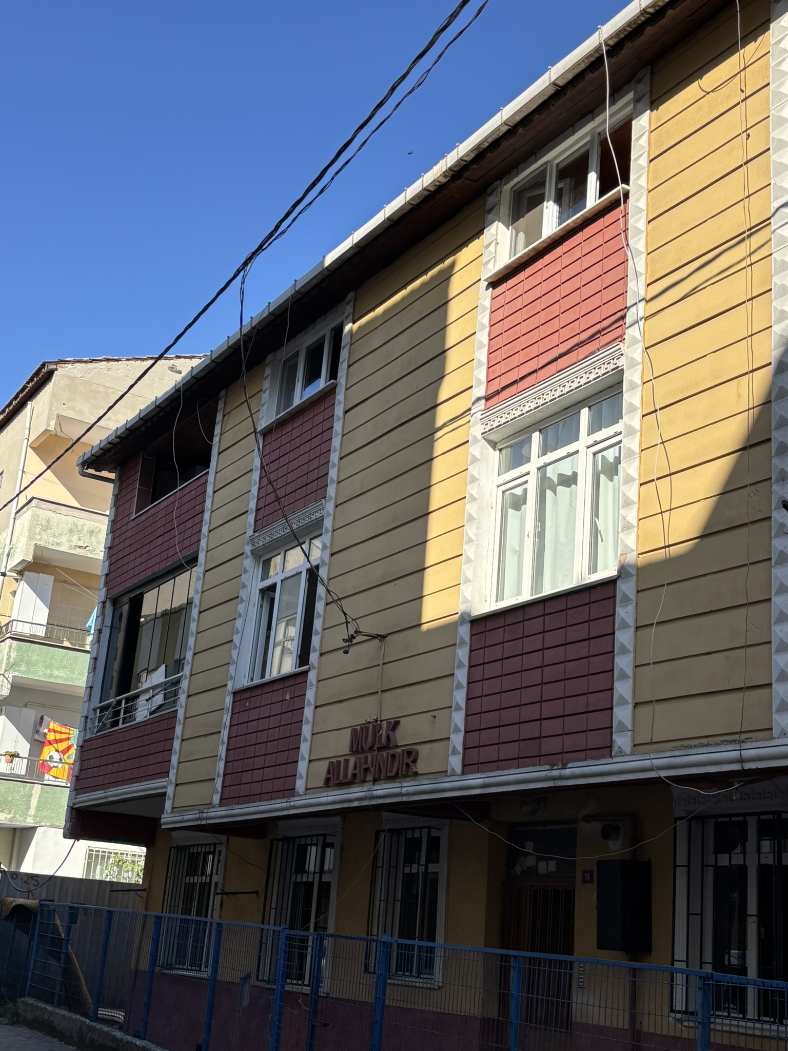 Tutgaç Apartmanı 1