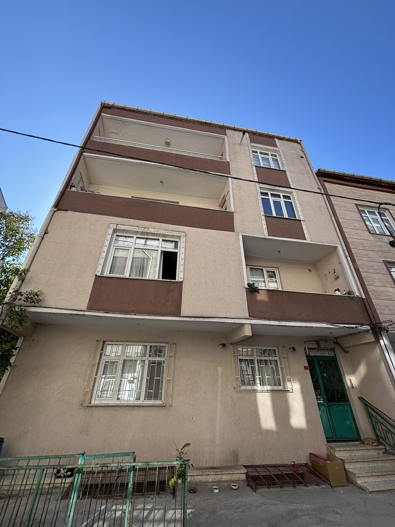 Yolcu Apartmanı
